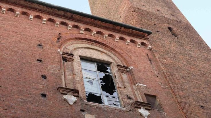 Cremona sfregiata dal nubifragio: danni a case, chiese e 10mila auto. “Sembrava la fine del mondo”