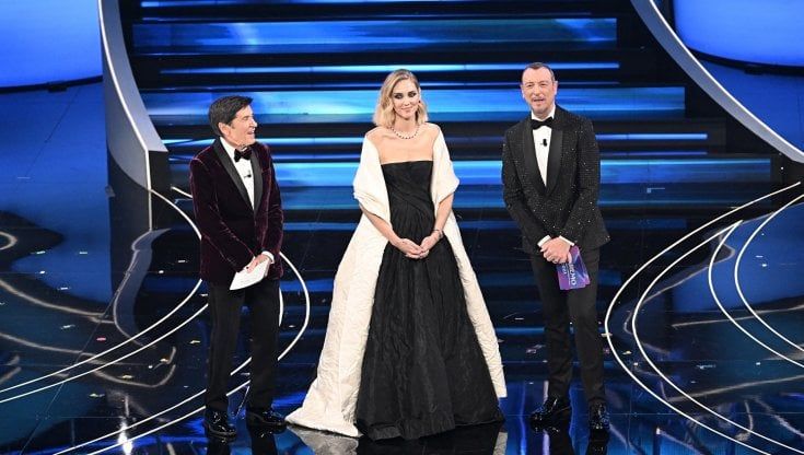 Chiara Ferragni e la scritta "Pensati libera": "Dedicato a tutte le donne che non vogliono essere giudicate"