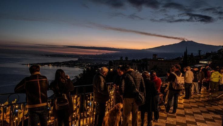 Il turismo non ha paura: a Taormina il mercato americano tiene, più stranieri a Punta Raisi