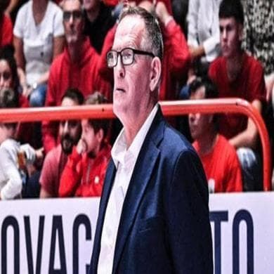 Pistoia, il presidente Rowan replica alle critiche: “Contro Venezia non ho fatto l’allenatore, ma solo il traduttore”