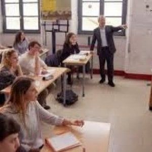 "Cercasi prof di Elettrotecnica". E il preside si rivolge a Facebook