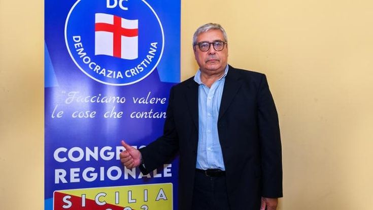 Mazzette e concorsi pilotati per nomine e assunzioni. La rete dell’ex governatore Cuffaro
