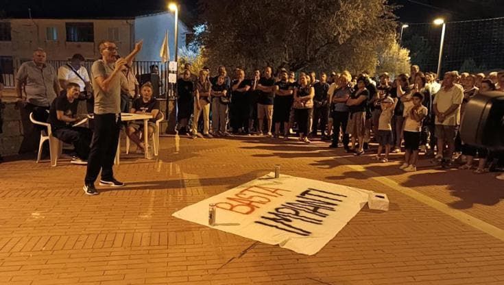 Terra dei Fuochi, sequestrato a Pastorano opificio con 170 tonnellate di rifiuti tessili