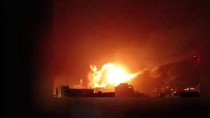 Iran, Trump pubblica video di bombardamento su Teheran: "Fatti fuori vertici militari e molto altro"