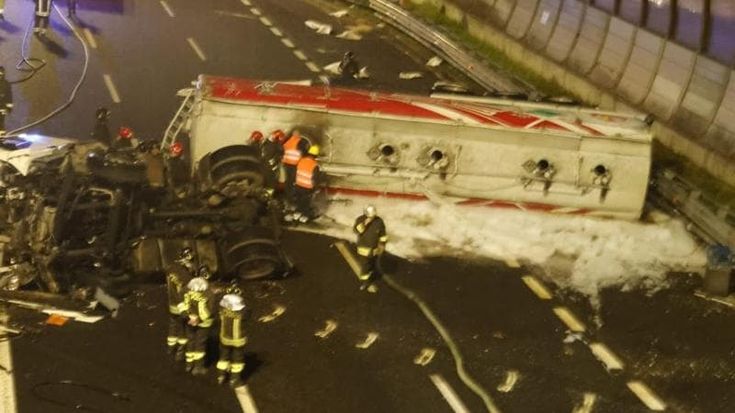 Autocisterna ribaltata: riaperta la tangenziale da Pozzuoli in direzione est