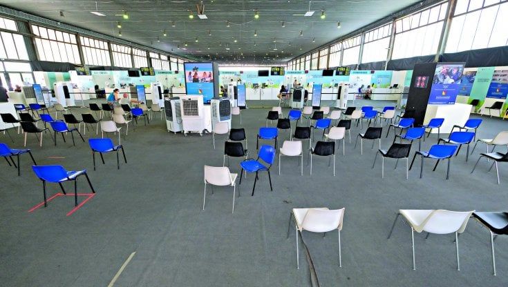  Covid, boom di ricoveri in terapia intensiva e crollo delle vaccinazioni in Sicilia: sei giorni per evitare il giallo