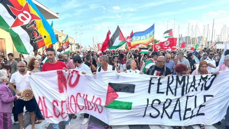 Catania tende la mano al popolo palestinese con un fiume di persone
