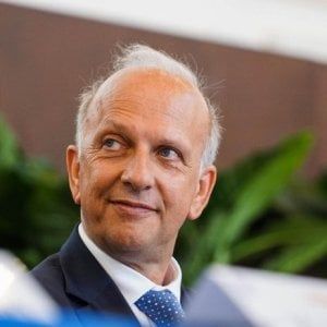 Scuola, il ministro Bussetti a Palermo: "Fondi per mettere a norma gli edifici"