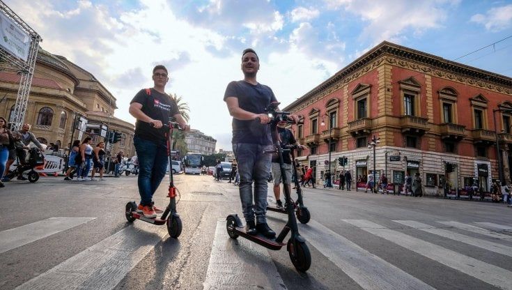 Monopattini, scooter e bici elettriche: ora a Palermo è boom dei negozi di riparazione