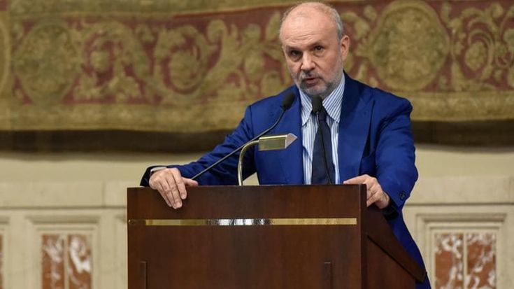 Medici di famiglia: passaggio alle Case di comunità e stipendio, cosa cambia con il nuovo decreto