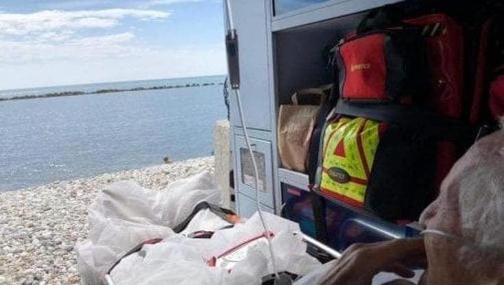 Ugento, turista romano vittima del caldo record: Leonardo Carusi muore a 72 anni in spiaggia
