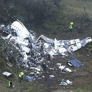 Aereo caduto in Colombia: arrestato direttore, fugge una funzionaria