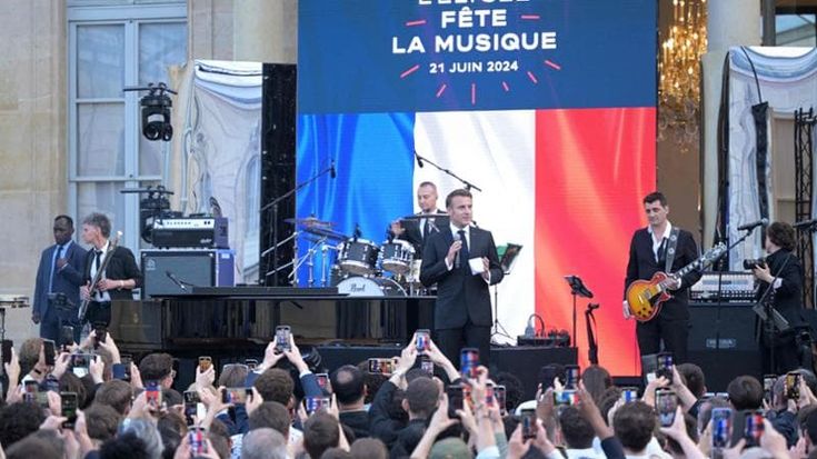 Francia, il politologo Perrineau: “Macron ha già perso. Possibile paralisi come in Belgio, anche perché ci manca un Draghi”