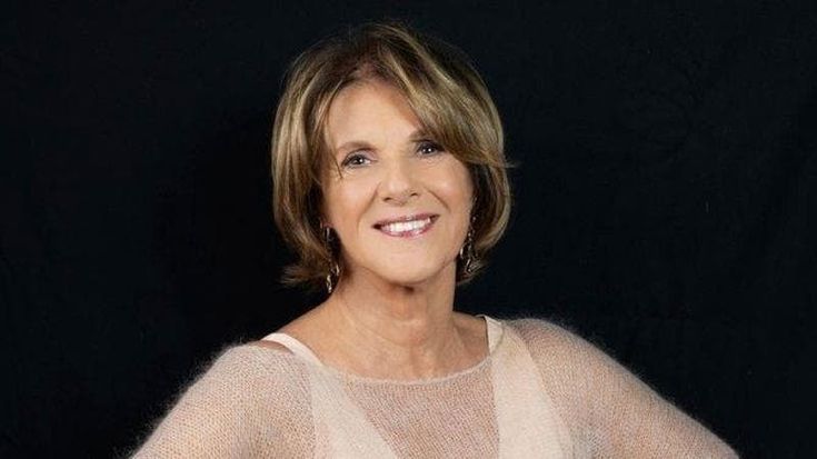 Manzoni è tutto un quiz: il pubblico gioca a teatro con Lella Costa e i Promessi Sposi