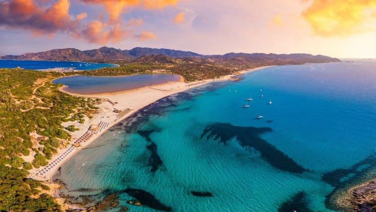 Vacanze 2022, l’Italia fa tendenza: da Villasimius a San Vito Lo Capo, ecco le mete preferite dai viaggiatori