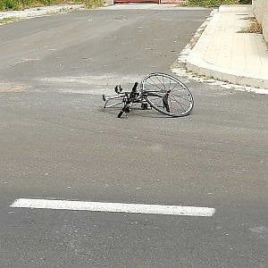 Ragusa, morto un ciclista investito da un'automobile: inutili i soccorsi e il massaggio cardiaco