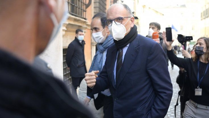 Crisi finanziaria dei Comuni siciliani, Letta: "L'appello di Orlando va ascoltato"