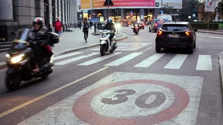 Città a 30 all’ora, il Comune di Milano contro Salvini: “Non spetta a lui decidere”