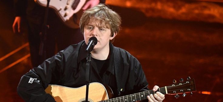 Lewis Capaldi, diventato una stella registrando una canzone sul suo iPhone