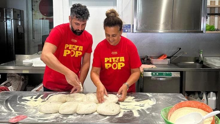 La Pitta, l’antico pane calabrese con il buco, diventa pop e dà lavoro ai ragazzi disabili