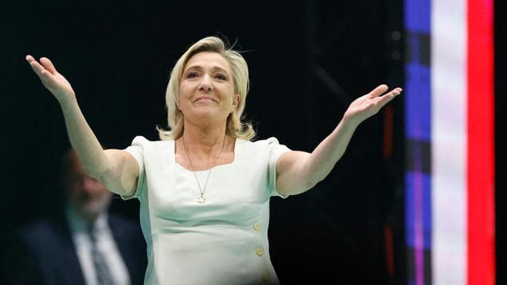 Dopo l’intervista di Krah a Repubblica, Le Pen e Salvini rompono con Afd: “Mai più insieme al Parlamento europeo”
