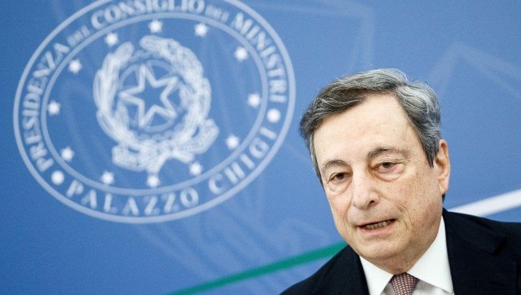 Bollette, approvato decreto da quasi 8 miliardi. Sei contro il caro energia. 800 milioni nel 2022 per gli incentivi auto