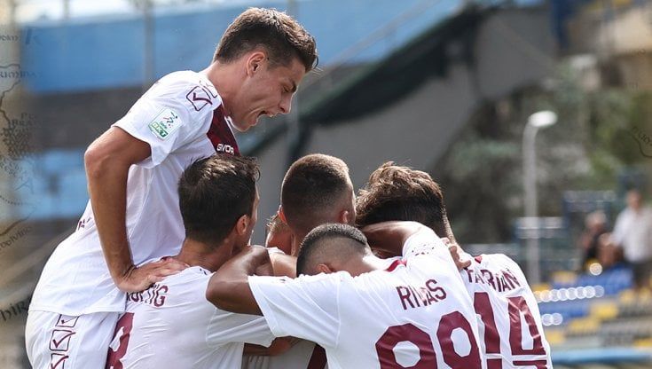 Serie B, Reggina e Brescia sempre al comando. Bene Cagliari e Bari, Frosinone beffato a Cittadella