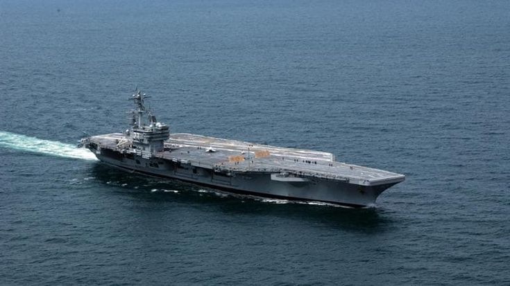 Le navi Usa nello Stretto: “Sono pronte all’attacco se Teheran non tratta”