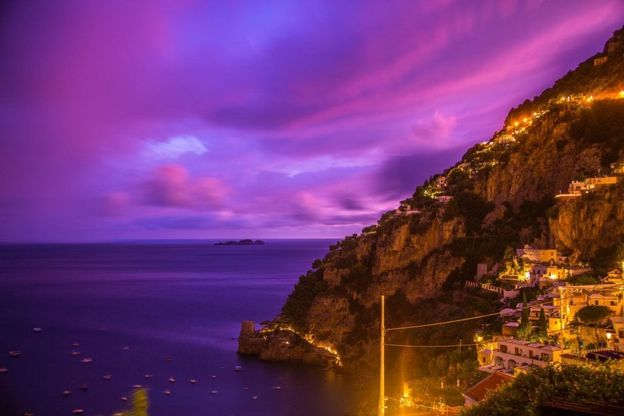 Positano, le mille sfumature rosa del tramonto
