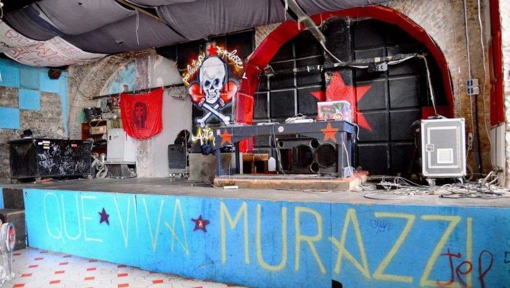 Csa Murazzi, blitz della digos nella sede "estiva" di Askatasuna: sequestrata una sacca di mazze