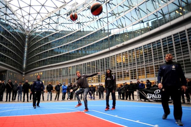 Eurolega, festa a Milano con calcio e basket