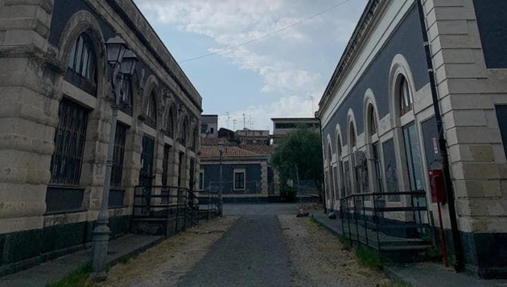 Catania: tenta un furto nella palestra, cade dal tetto e muore