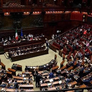 Toghe | L’assenteismo in Parlamento sul voto per il giudice costituzionale mancante. Le Camere sbeffeggiano la Consulta