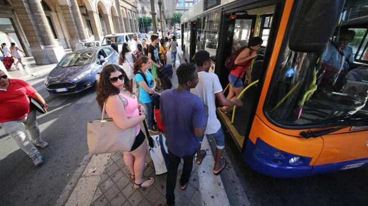 Amat, sfida agli evasori un passeggero su quattro viaggia senza biglietto