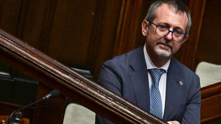 Delmastro, sarà l’Aula a votare sull’uso delle chat. Schlein: “Cosa hanno da nascondere?”