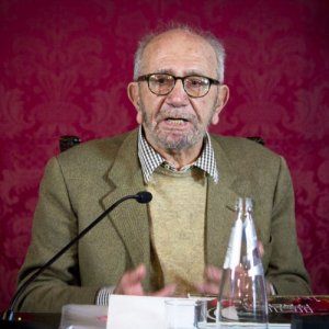 Aimaro Isola: "Giusto modificare la città ma quel tendone è brutto. Servono qualità e risorse"