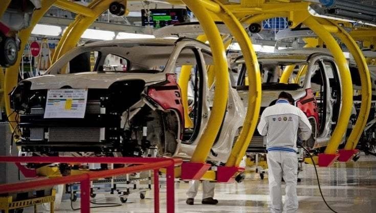 L'industria dell'auto rivede il sereno: la produzione in Italia torna ai livelli pre-pandemia