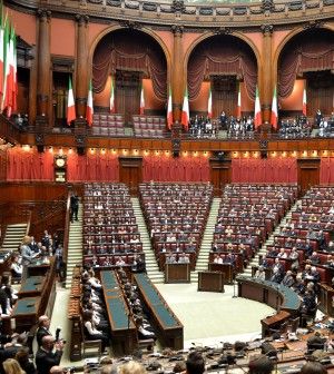 S&igrave; della Camera, il dl Lavoro &egrave; legge. Poletti: "Ora imprese assumano senza preoccupazioni"