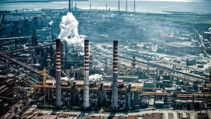 Ex Ilva, Emiliano chiama tutti: maggioranza e opposizione, un vertice sulla proposta del governo