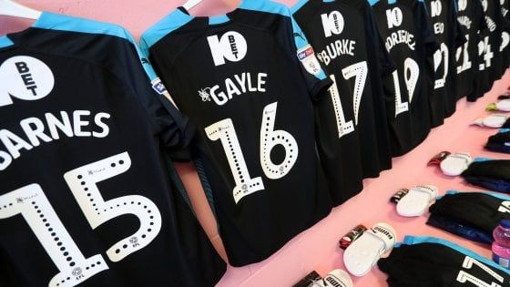 Inghilterra, la 'tattica' dello spogliatoio rosa: quando lo sport diventa psicologia