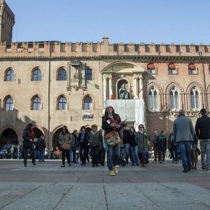 Gli italiani in vacanza spendono di più con la carta