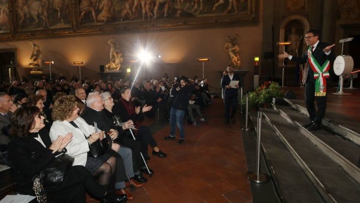 Nozze d'oro celebrate in Palazzo Vecchio, 600 coppie raggiungono il traguardo