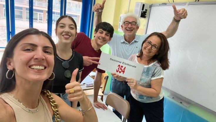 Vomero, nella scuola Morelli seggio in famiglia