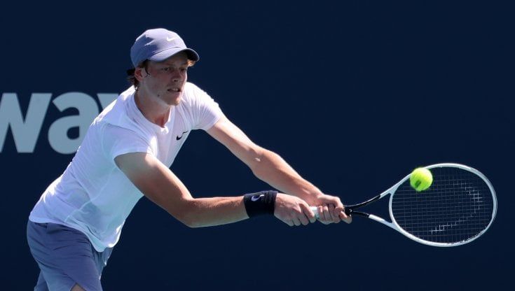 Tennis: Sinner agli ottavi a Miami, battuto Khachanov in tre set