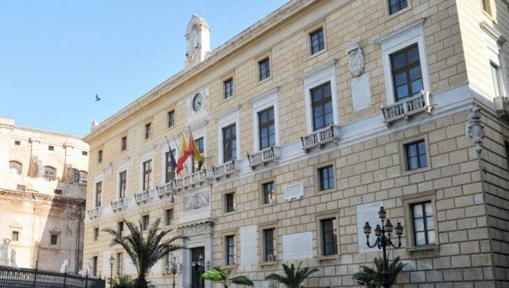 Casse vuote, prestiti, spese bloccate la paralisi del Comune a rischio crac