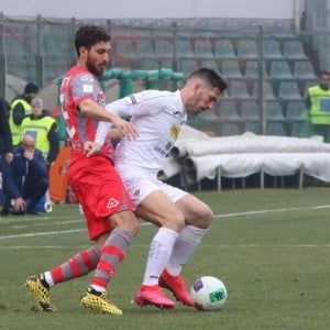 Il Trapani prende 5 gol a Cremona: salvezza più difficile