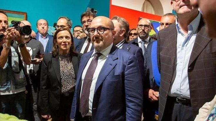 Il ministro Sangiuliano: “Io crocifisso da una casta ricca. Faremo un piccolo taglio”