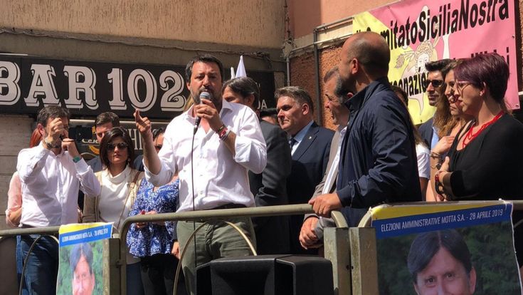 Salvini frena sulla crisi: “Su Siri decide il premier, non tiriamolo per la giacca” 