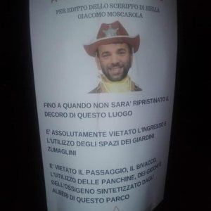 Biella, rivolta contro le misure anti accattonaggio del vicesindaco leghista