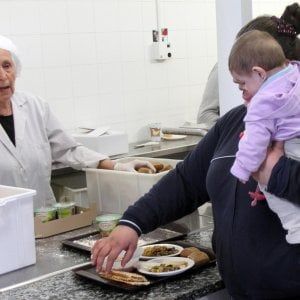 Piano contro la povertà: 320 euro al mese per un milione di persone